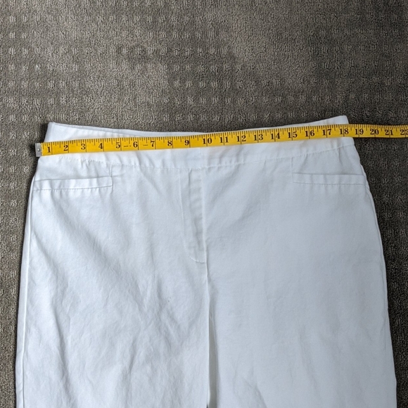 4 for $20🌷 Clearance! Roz & Ali Capri Pants - Picture 5 of 9